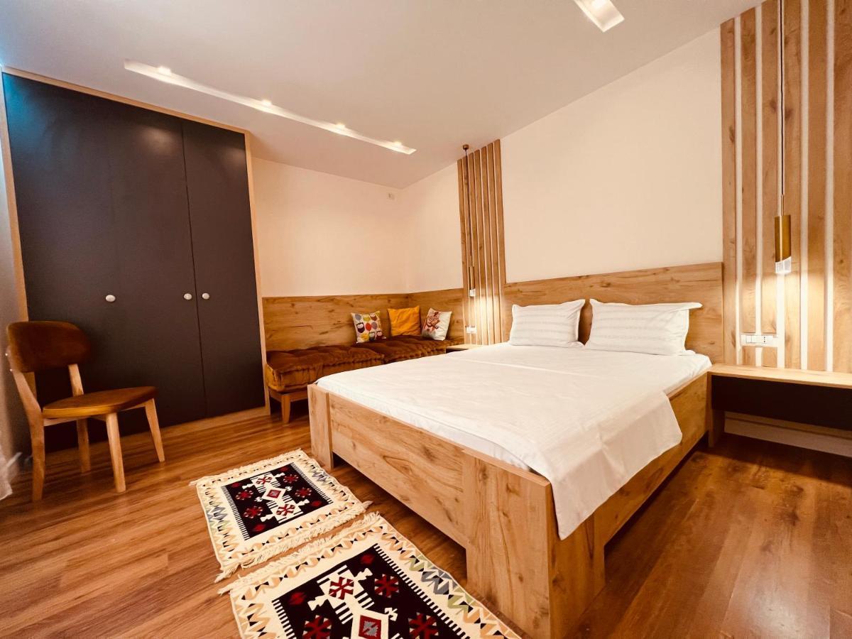 Chestnut Yard Villa Tirana Exterior photo
